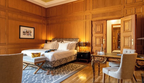 Presidential-Suite (King Size Bed)