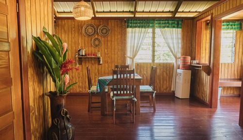 Bungalow, 2 Schlafzimmer, Bergblick, zum Garten hin