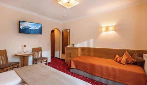 Doppel-/Dreibettzimmer Reichenspitze mit Balkon