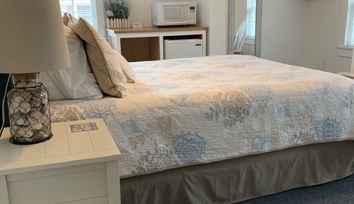 Carriage House Room 5