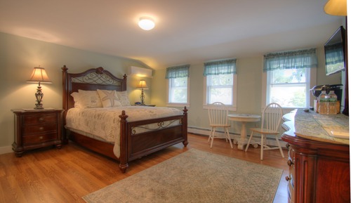 Main Inn Beach Grass Room