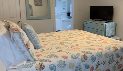 Carriage House Room 6