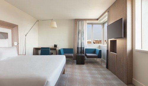 Deluxe-Zimmer, Mehrere Betten (Eiffel Tower View)