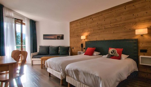 Superior-Dreibettzimmer, Bergseite