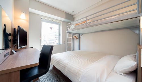 Dreibettzimmer, Raucher