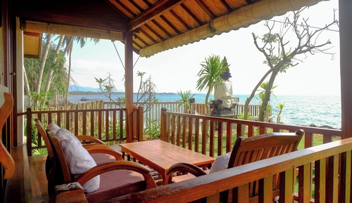 Twin Bungalow, Garden View