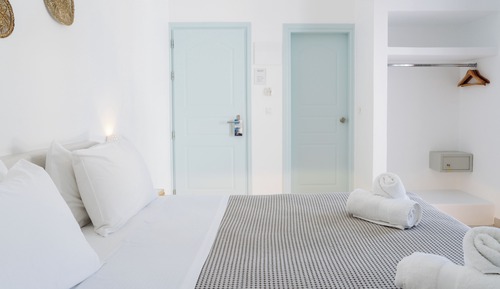 Doppel- oder Zweibettzimmer