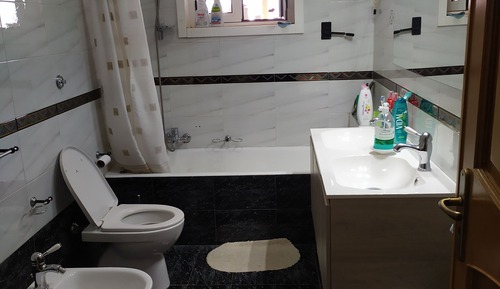 Basic-Doppel- oder -Zweibettzimmer