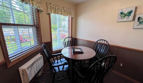 Deluxe-Suite (on First Floor only)