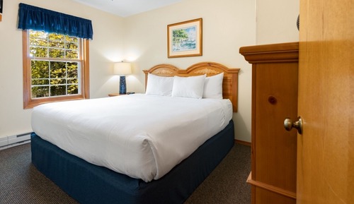 King Suite, Partial Harbor View, w/ Outdoor Table, Second Floor