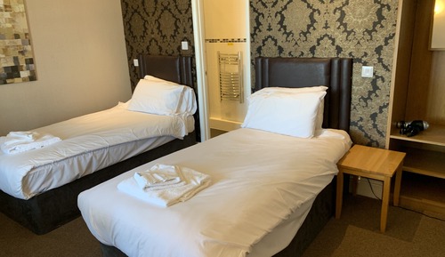 Zweibettzimmer, 2 Einzelbetten, Nichtraucher, mit Bad