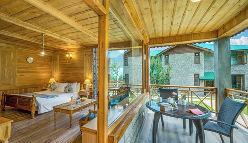 Deluxe-Zimmer, 1 Queen-Bett (Garden View with  Balcony Double)