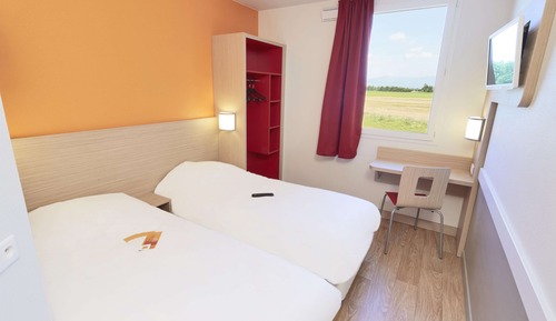 Standardzimmer, Mehrere Betten (1 Double and 1 Single bed)