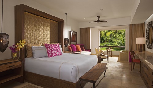 Romance Master Suite Swim Out King