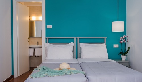 Standard-Doppel- oder -Zweibettzimmer