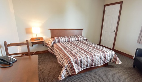 Standardzimmer, 1 Doppelbett, Flussblick