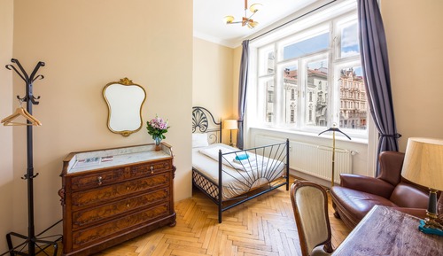 Standard-Einzelzimmer, 1 Doppelbett, Gemeinschaftsbad, Stadtblick