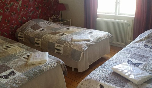Basic-Dreibettzimmer, 3 Einzelbetten, Gemeinschaftsbad, eingeschränkter Seeblick