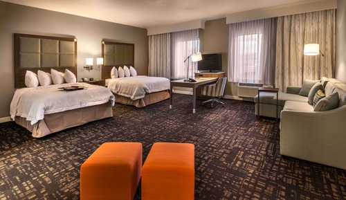 2 Queens Studio with Kitchenette