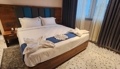 Economy-Doppelzimmer, Hügelblick