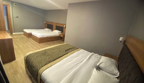 Standard-Dreibettzimmer, Stadtblick