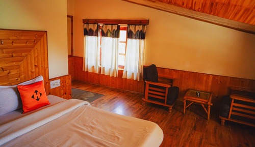 Standard-Doppelzimmer, Bergblick