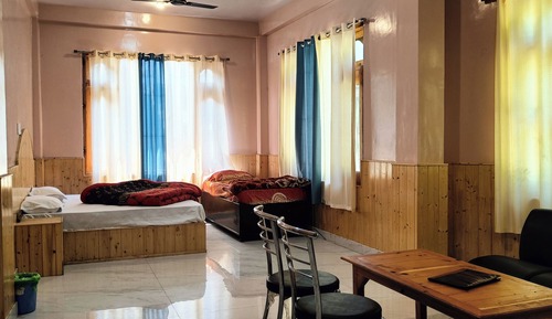 Economy-Doppelzimmer, Bergblick