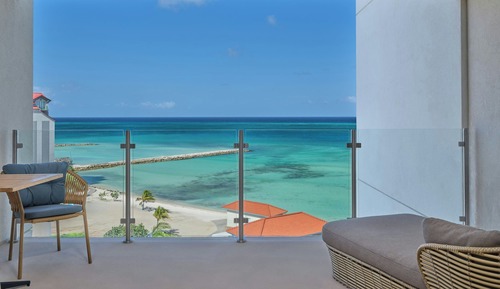 Deluxe-Zimmer, 1 King-Bett, Balkon, eingeschränkter Meerblick