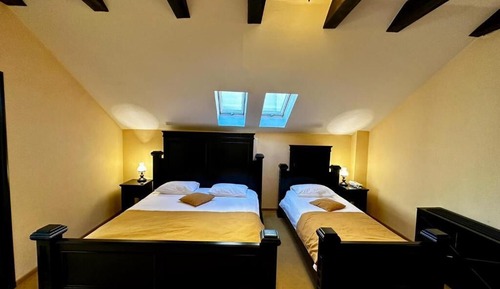 Familien-Vierbettzimmer