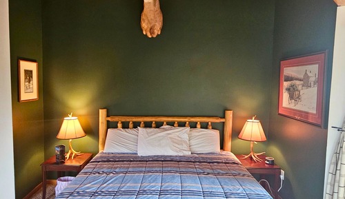 Deer Room at Bear Mountain Lodge