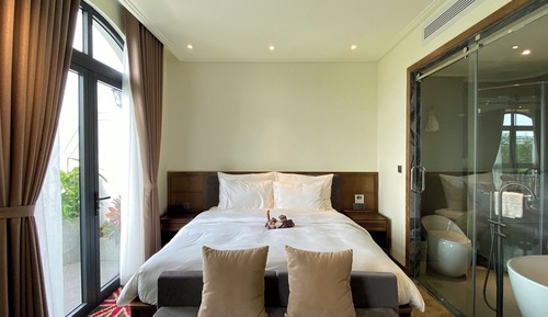 Superior-Studio, Balkon, Gartenblick