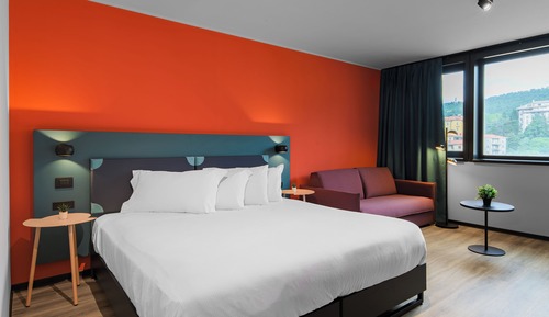 Superior-Doppel- oder -Zweibettzimmer