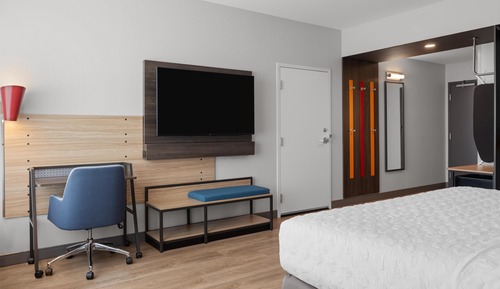 Zimmer, 1 King-Bett, barrierefrei (Mobility & Hearing, Roll-in Shower)