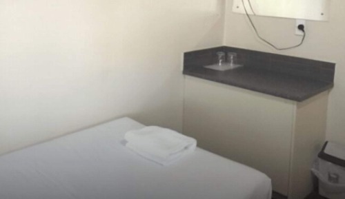 Standard-Zweibettzimmer, Gemeinschaftsbad