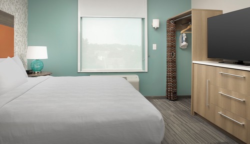 Suite, 1 King-Bett, barrierefrei (Roll-In Shower)