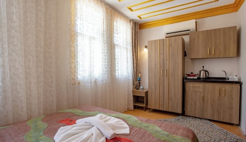 Economy-Doppelzimmer, 1 Queen-Bett, eigenes Bad, Stadtblick