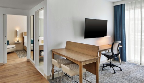 Suite, 1 Schlafzimmer (Mobility Accessible, Roll-in Shower)