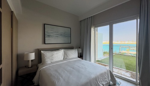 Luxury-Apartment, Balkon, Blick auf den Jachthafen