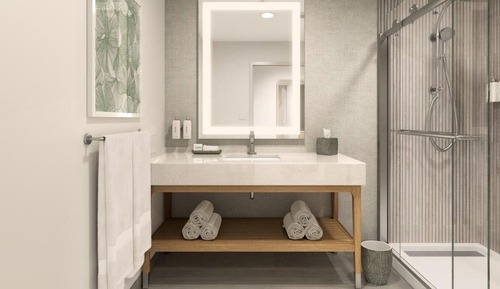 Premium-Zimmer, 2 Queen-Betten, barrierearme Badewanne (Communications)