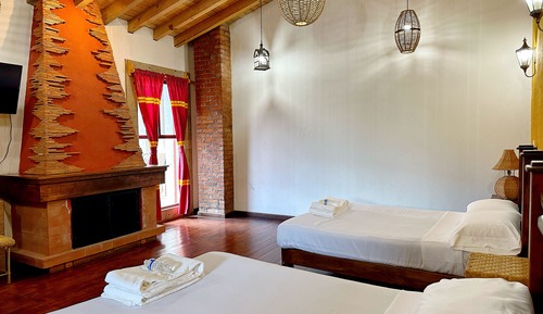 Deluxe-Vierbettzimmer, Blick auf den Innenhof