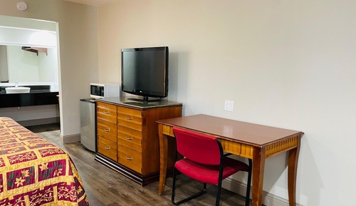 Standardzimmer, 1 King-Bett, Nichtraucher, Kühlschrank und Mikrowelle