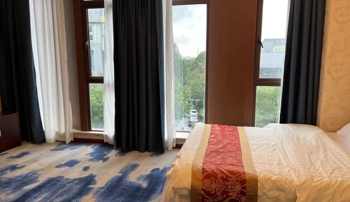 Familien-Zweibettzimmer, Blick auf den Innenhof