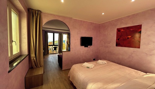 Comfort-Vierbettzimmer, Hügelblick