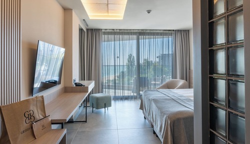 Deluxe-Doppelzimmer, Balkon, eingeschränkter Meerblick