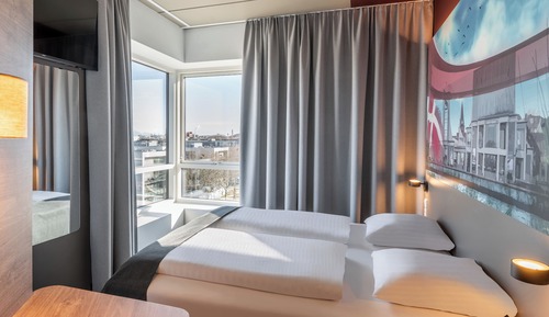 Doppelzimmer (French bed)