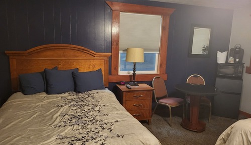 Zimmer, 2 Doppelbetten, Nichtraucher