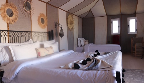 Luxury-Dreibettzimmer, Blick auf die Wüste