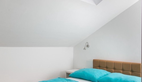 Apartment (Three Bedroom Apartment with Balcony )