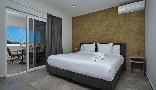 Luxury-Penthouse, Balkon, Gartenblick