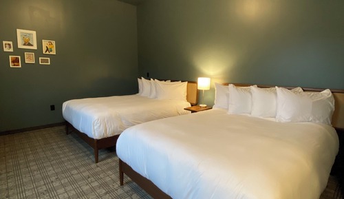 Zimmer, 2 Queen-Betten